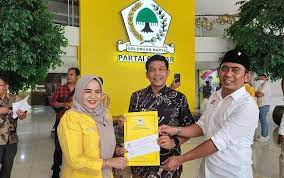 Setelah PDIP, Jumat Siang Partai Golkar Serahkan SK Dukungan ke Paslon Wali Kota Pekanbaru Ida Yulita-Kharisman Risanda