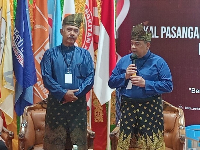Edy Natar- Destrayani Bibra Akhirnya Berlayar di Pilwako Pekanbaru 2024
