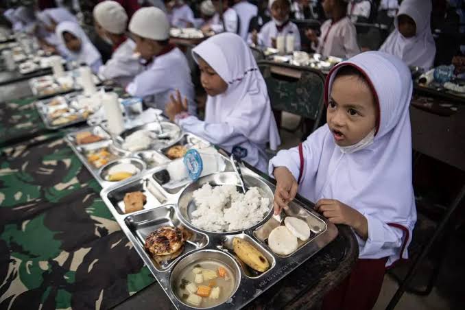 Pemko Pekanbaru Uji Coba Makan Sehat Bergizi Untuk Anak Sekolah