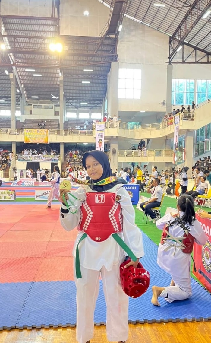 Ivana Indrianti Hasibuan, Siswi Al Huda Pekanbaru Raih Emas di Kejurnas Taekwondo Sumut