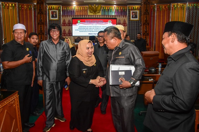 Bupati Kasmarni akan Tindaklanjuti Seluruh Masukan DPRD Bengkalis
