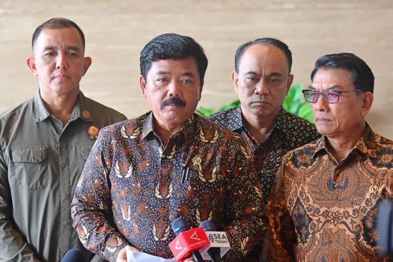 Menko Polhukam Hadi Tjahjanto Umumkan 61 Penerima Tanda Jasa dan Kehormatan Jelang HUT Ke-79 RI