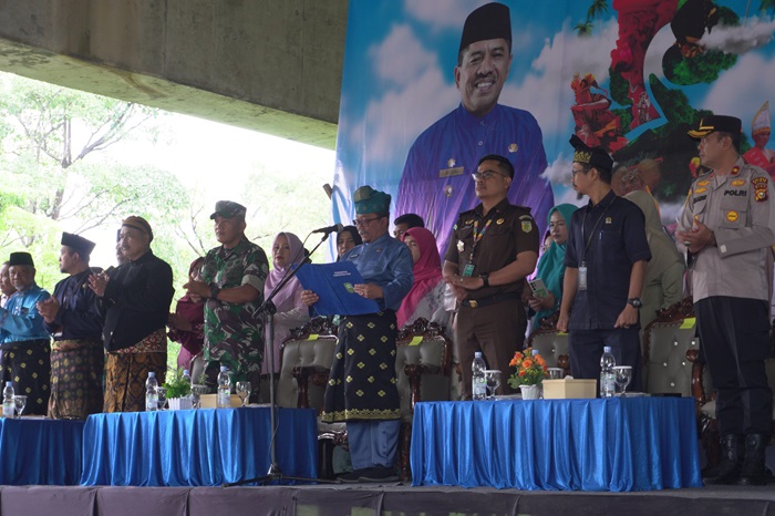 Tampilkan Keberagaman, Pawai Budaya Siak Disambut Antusias Masyarakat