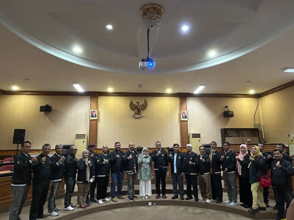 Targetkan 4 Emas di Porwanas, Asisten III Setdaprov Riau Lepas Kontingen Porwanas PWI Riau