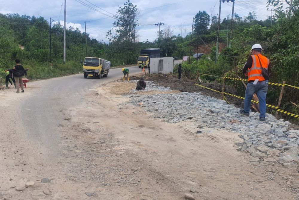 Pasca Amblas, Jalan Lintas Sumbar-Riau di Tanjung Alai Kampar Masih Buka Tutup