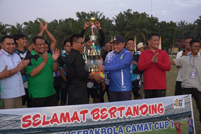 Cukur Sri Gemilang 5-3, PS Teluk Rimba Juara Camat Koto Gasib Cup I