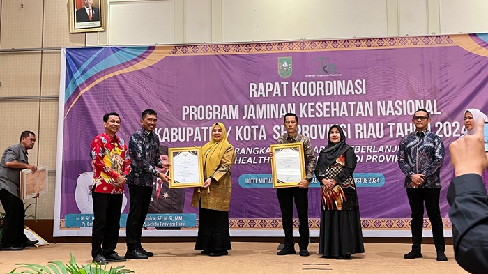 Rohil Dapat Penghargaan atas Capaian UHC, Cukup Bawa KTP Masyarakat Bisa Berobat