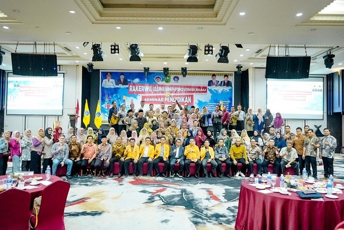 Rakerwil Iluni UNP, Rektor Krismadinata: Alumni Harus Bersinergi Bangun Riau