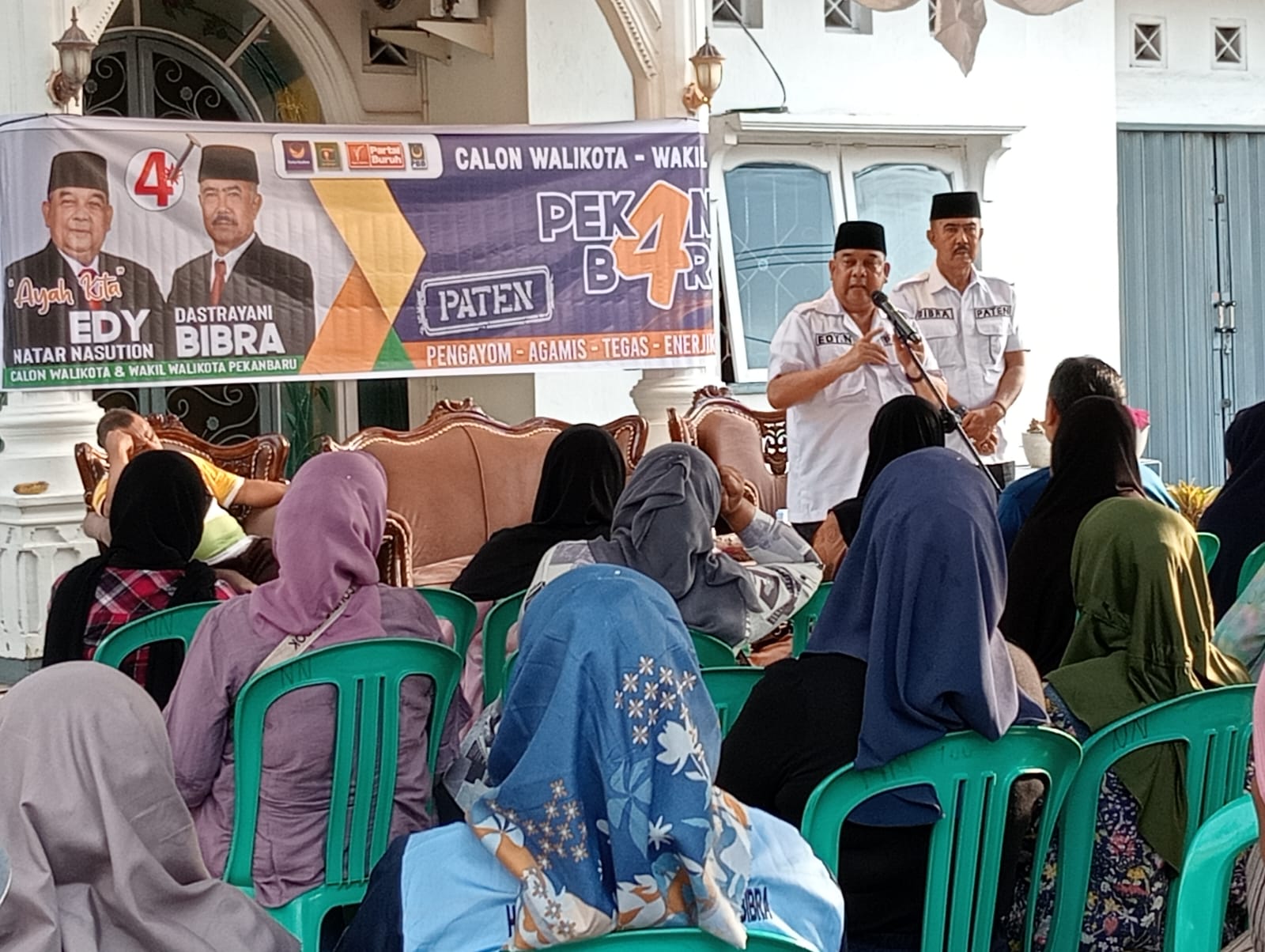 Edy Nasution-Dastrayani Bibra Kampanye Dialogis di Senapelan, Emak-Emak: Terimakasih Pak, Kami Pilih Nomor 4