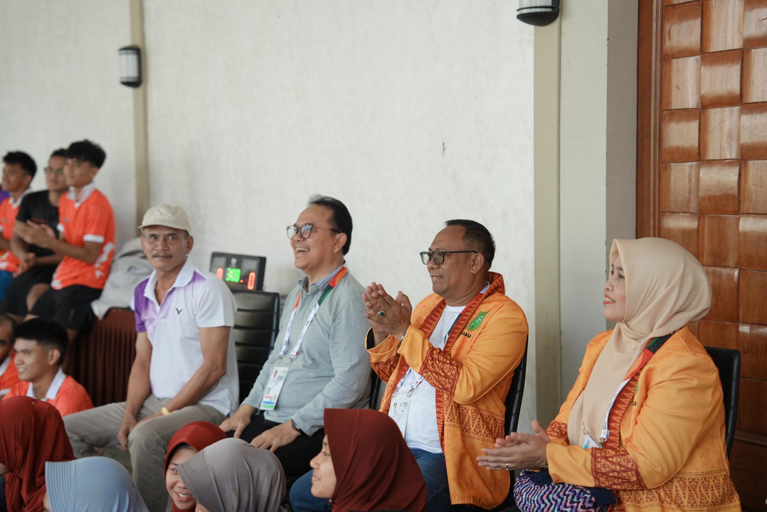 Didampingi Rusli Zainal, Pj Gubri Rahman Hadi Motivasi Atlet Anggar Capai Target 7 Medali Emas