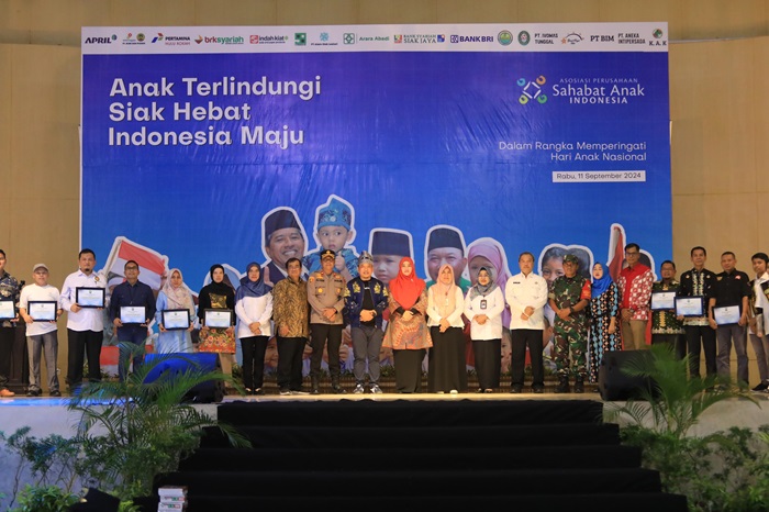 Bekomitmen Terhadap Perlindungan Anak, 17 Perusahaan Mendapat Penghargaan Pemkab Siak