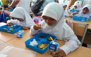 Ratusan Anak SD di Kota Pekanbaru Ikuti Simulasi Makan Bergizi Gratis