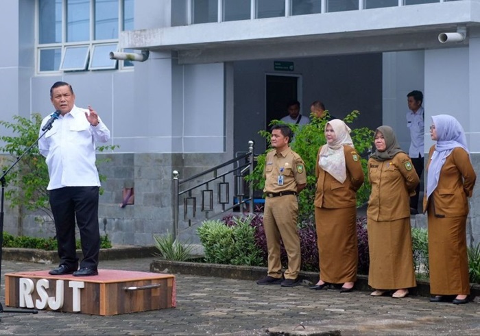Sekda SF Hariyanto Kumpulkan Pejabat dan Staf RSJ Tampan, Karena Ini
