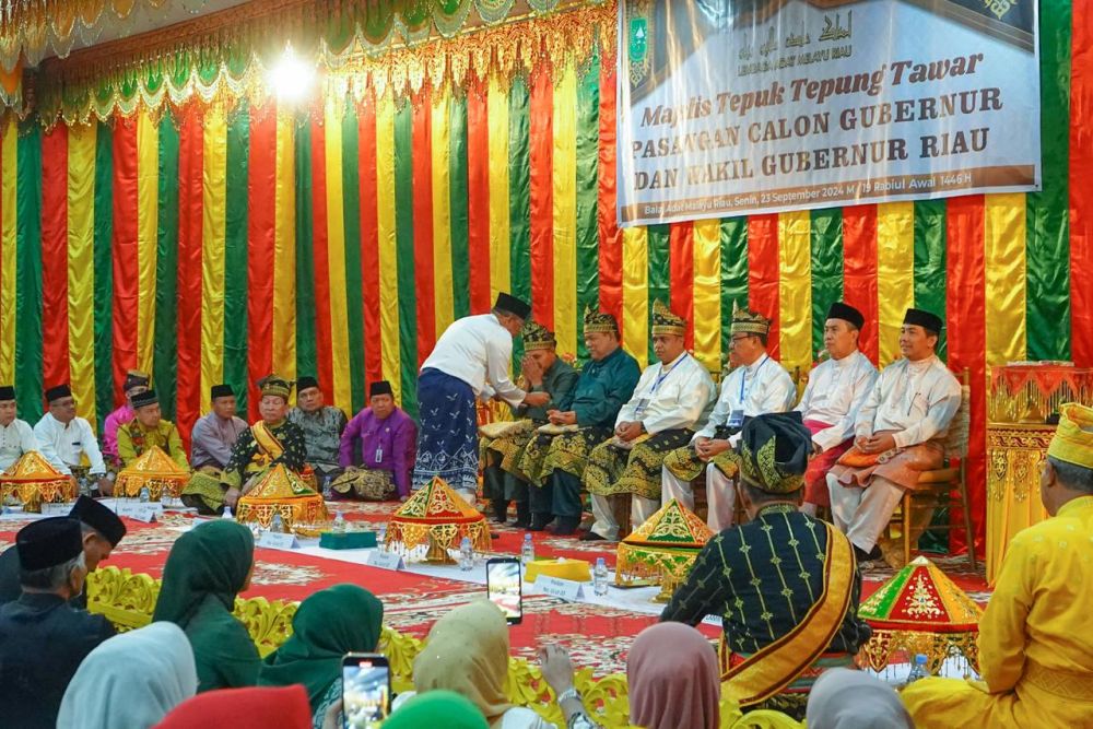 Setelah Ditetapkan KPU, LAM Riau Tepuk Tepung Tawar 3 Paslon Gubernur dan Wakil Gubernur