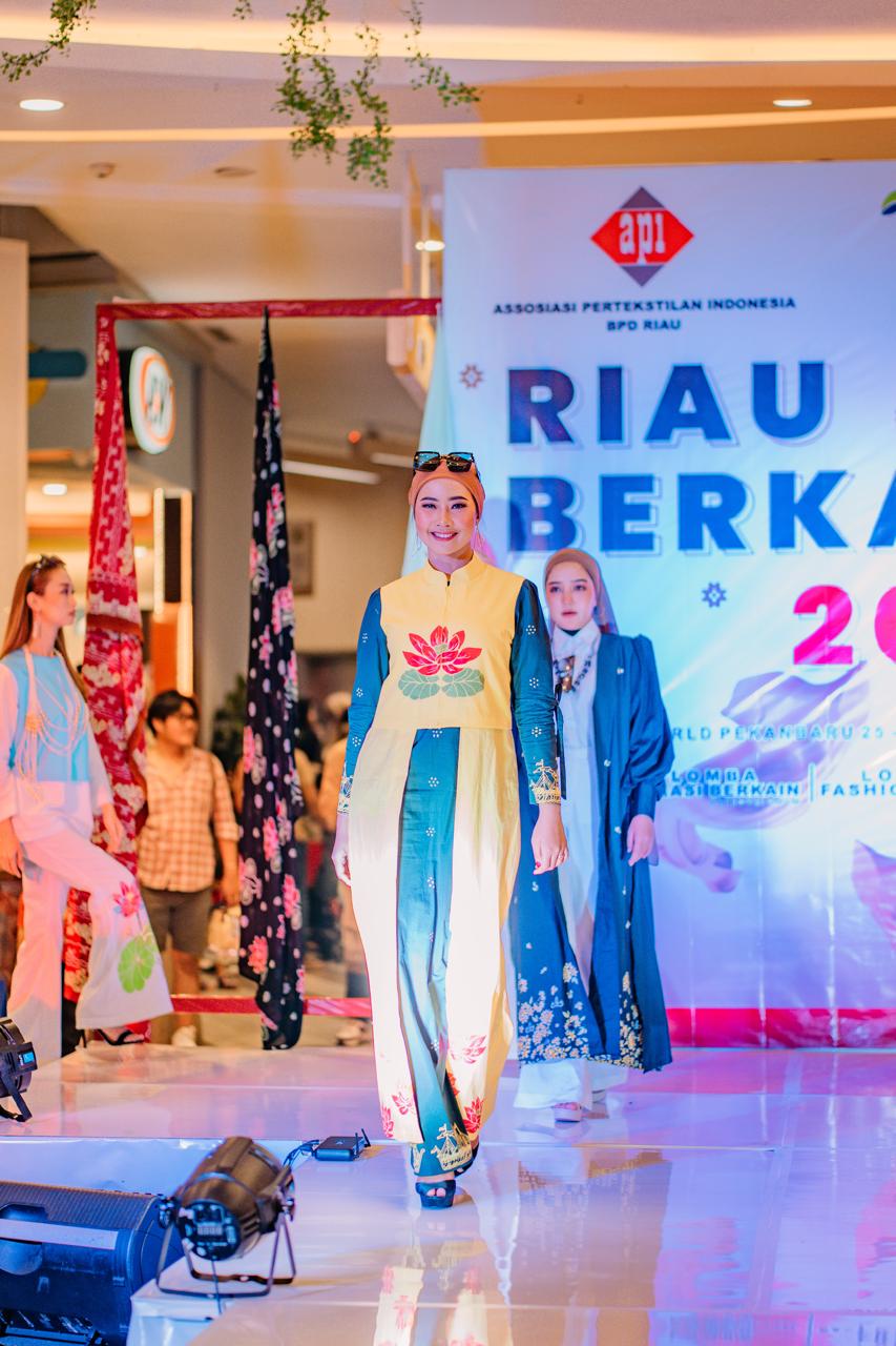 Hari Batik Nasional: Pesona Motif Pucuk Rebung dan Wastra Riau Bangkit Bersinar