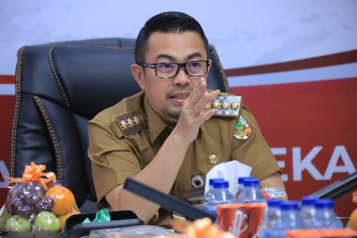 Pj Wali Kota Pekanbaru Pastikan Ada 500 Titik Reklame Tanpa Izin, Penertiban Libatkan Kejaksaan