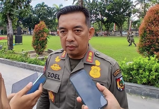 Langgar Perda, Satpol PP Pekanbaru Larang Warga Berdagang dan Parkir di Trotoar Jalan