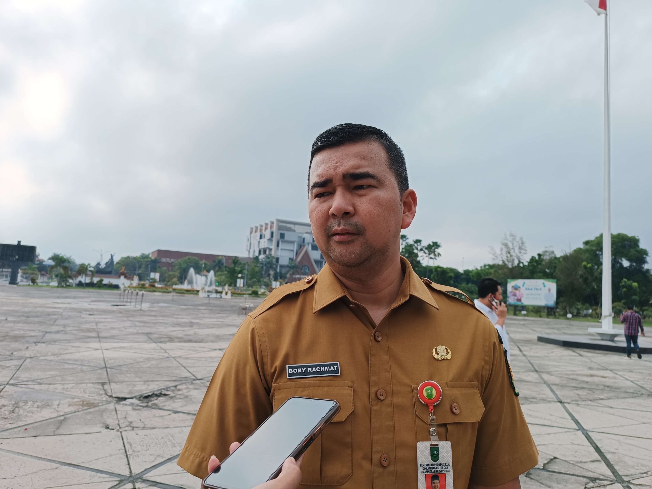 Gandeng Polda Riau, Disnakertrans akan Tindak Tegas Perusahaan yang Tahan Ijazah Eks Karyawan