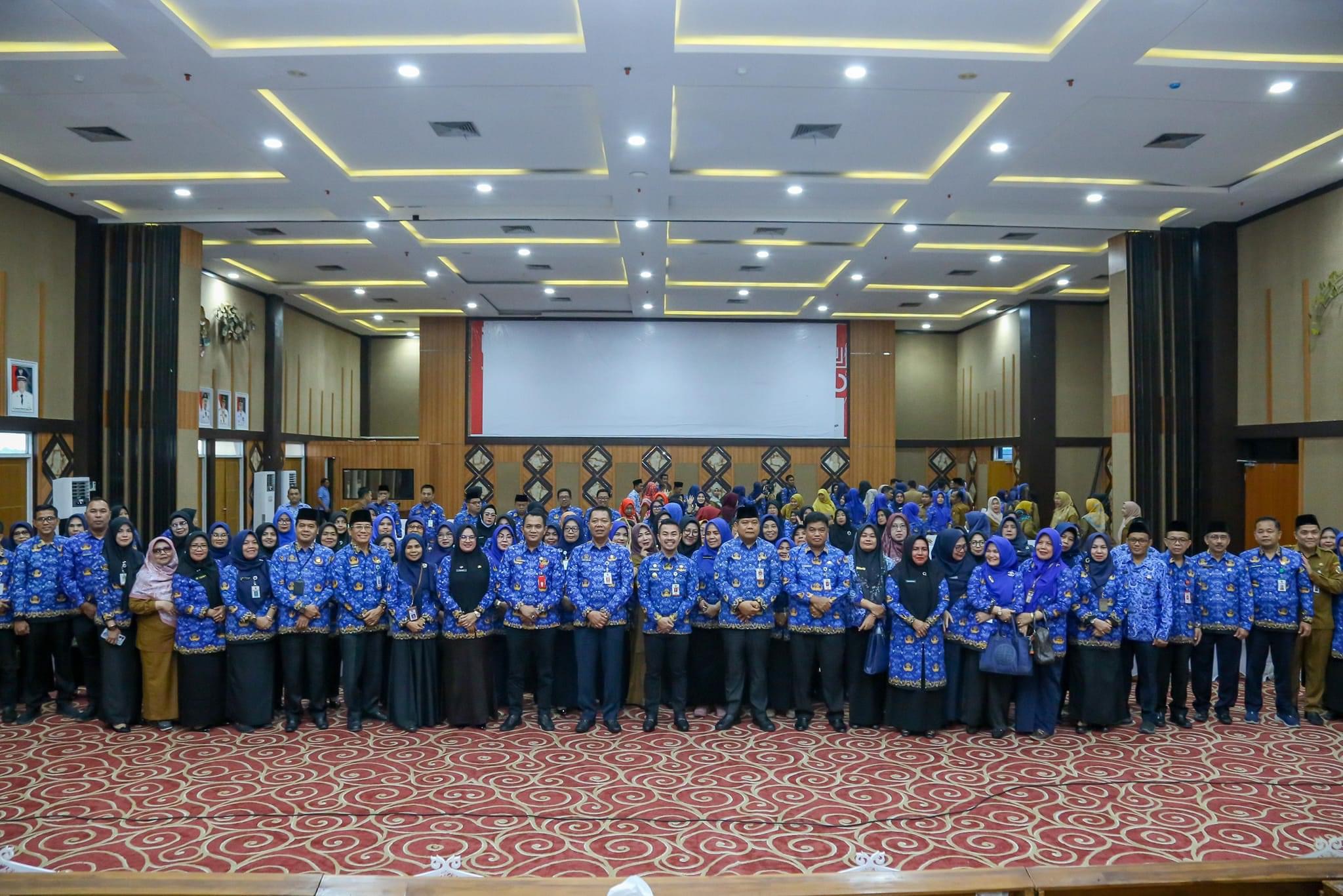 Pj Wali Kota Pekanbaru Kumpulkan Seluruh Kepala Sekolah Minta Netral Dalam Pilkada dan Dukung Makan Gratis