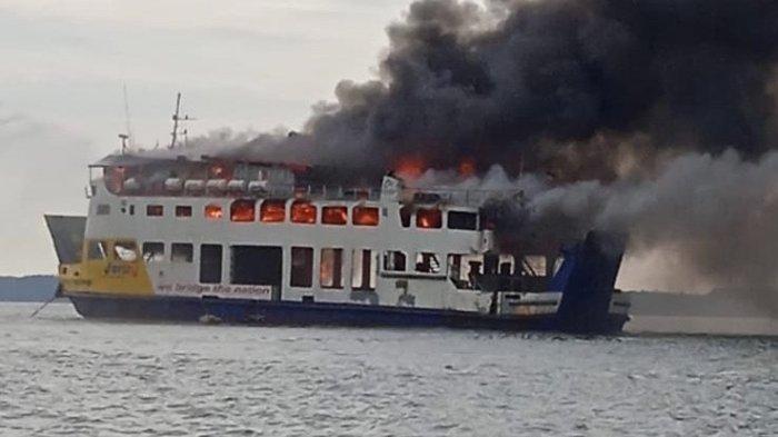 Kapal RoRo Rute Batam – Tanjung Balai Karimun Terbakar di Perairan Punggur Kota Batam