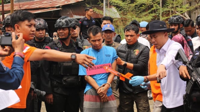 Terungkap 6 Fakta Sadis Dalam Reka Ulang Pembunuhan Nia Penjual Goreng, Korban Dilempar ke Tebing 9 Meter