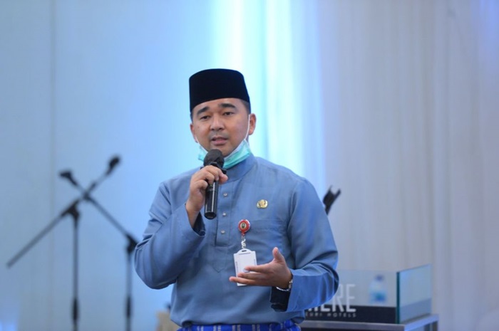 Sudah Diteken Pj Gubri, Upah Minimum Riau Sektor Pertanian/Perkebunan Tahun 2025 Rp 3.526.320,1