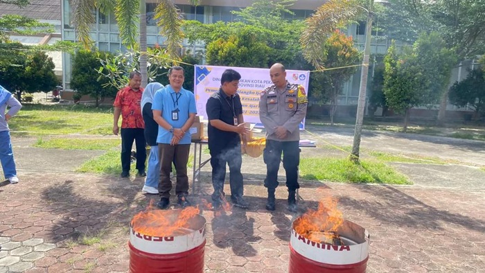 Disdik Pekanbaru Musnahkan Ribuan Blangko Ijazah SMP