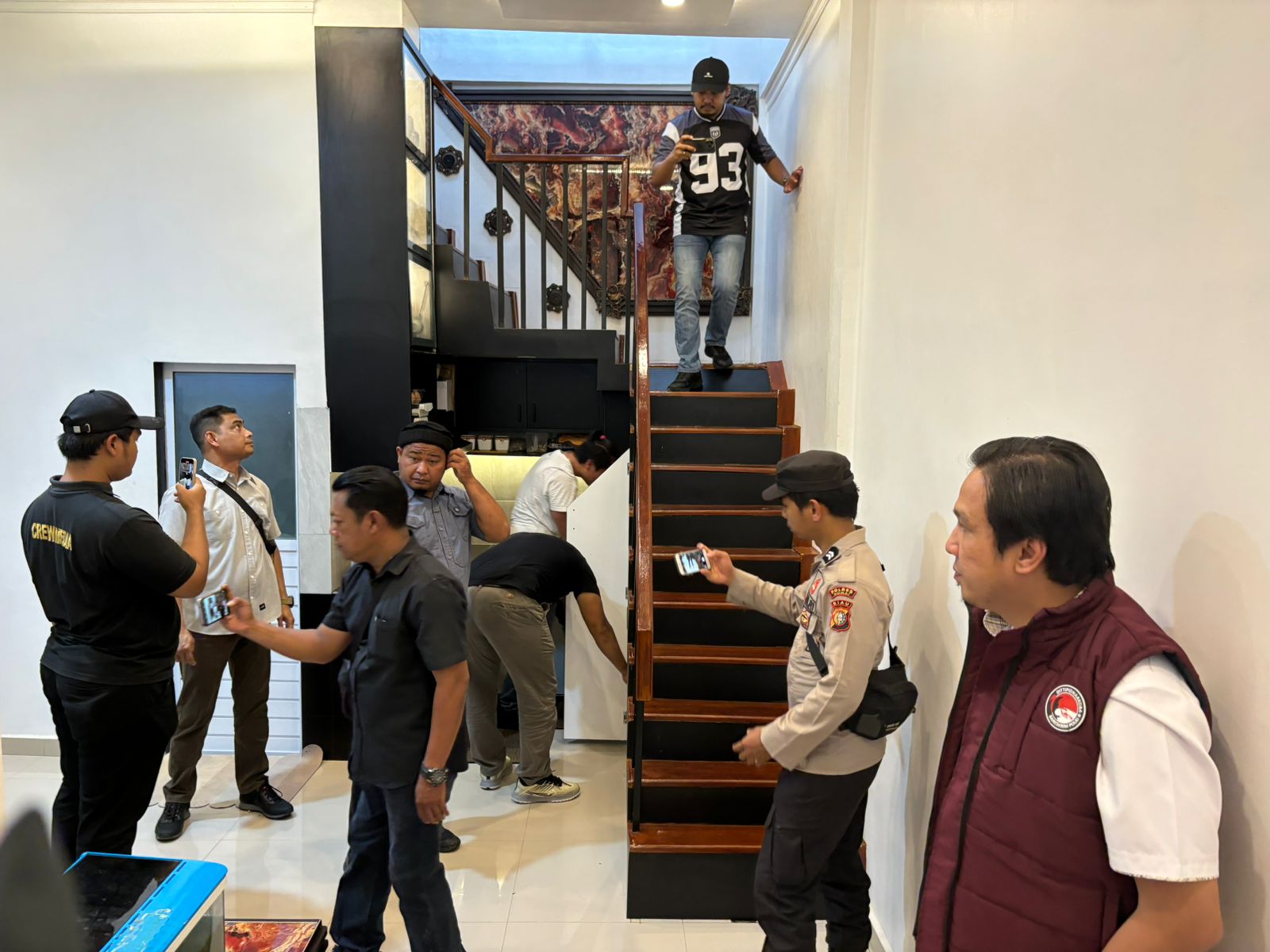 Polda Riau Segel Rumah Bandar Narkoba Eko Abud di Kampung Dalam Dumai