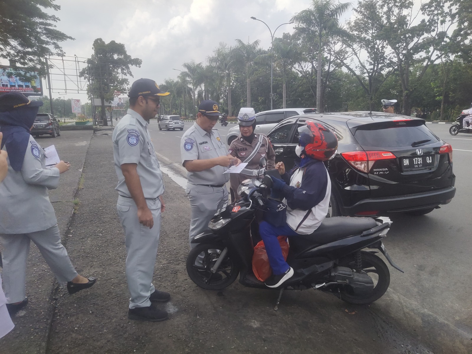 Satlantas Polresta Pekanbaru Gelar Opsgab Diikuti Jasa Raharja Dan Bapenda, untuk Kesadaran Tertib Pajak Kendaraan