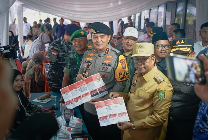 Pastikan Pilkada Aman dan Damai, Pj Gubri Bersama Forkopimda Tinjau Langsung TPS di Siak
