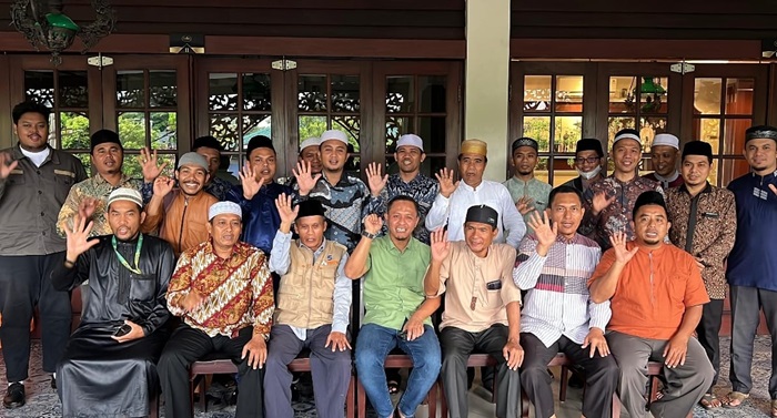 Imam Masjid Paripurna Pekanbaru Ramai-ramai Membantah Dukung AMAN, Pertemuan Cuma untuk Silahturahmi