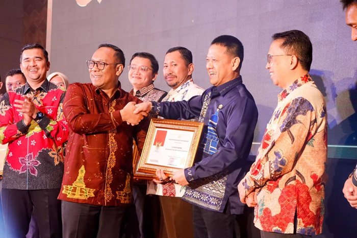 Pemkab Kampar Raih Penghargaan Siddhakarya 2024