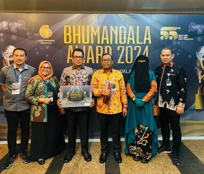 Pj Gubri Rahman Hadi Terima Penghargaan Bhumandala Award 2024