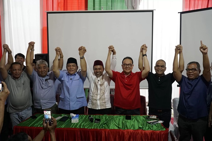 Paslon Gubernur Nomor 1 Abdul Wahid-SF Hariyanto Deklarasi Kemenangan Pasca Unggul Versi Hitung Cepat LSI Denny JA