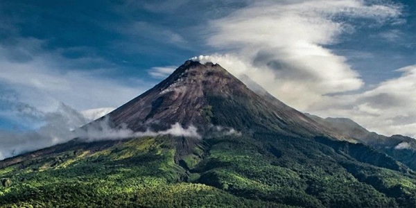 Ditutup Permanen, Gunung Marapi tak Boleh Lagi Didaki!