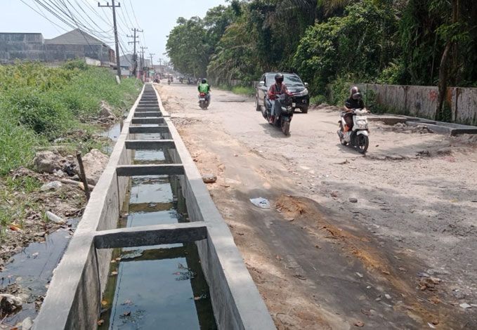 Meski Efisiensi, Dinas PUPR Pekanbaru Pastikan Pembangunan Drainase Jalan Bangau Sakti Berlanjut
