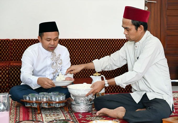 Gubri Abdul Wahid dan UAS Undang Masyarakat Riau Buka Puasa Bersama 2 Maret di Masjid Raya An-Nur