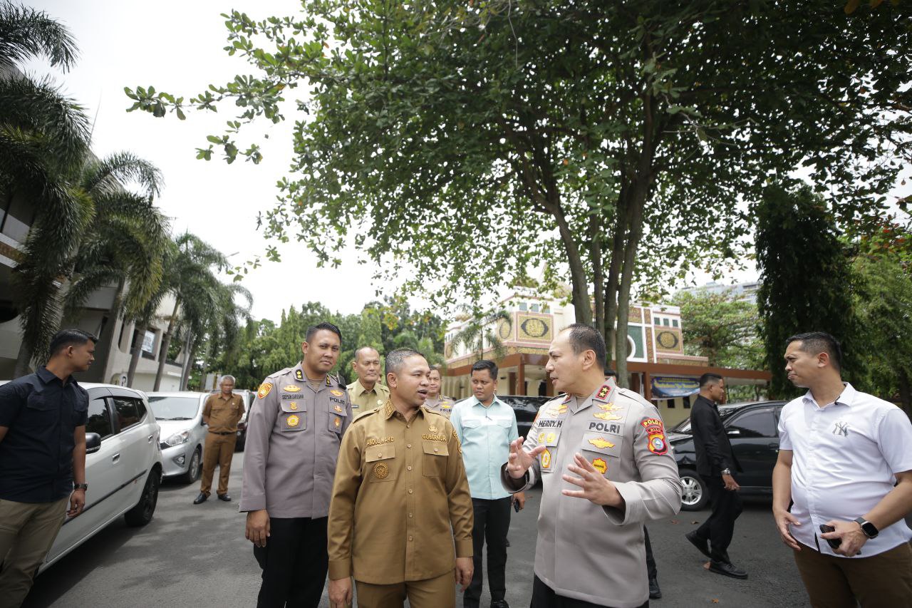 Gubri Pertemuan Dengan Kapolda Riau Bahas Defisit Anggaran, Penegakan Hukum Jadi Solusi