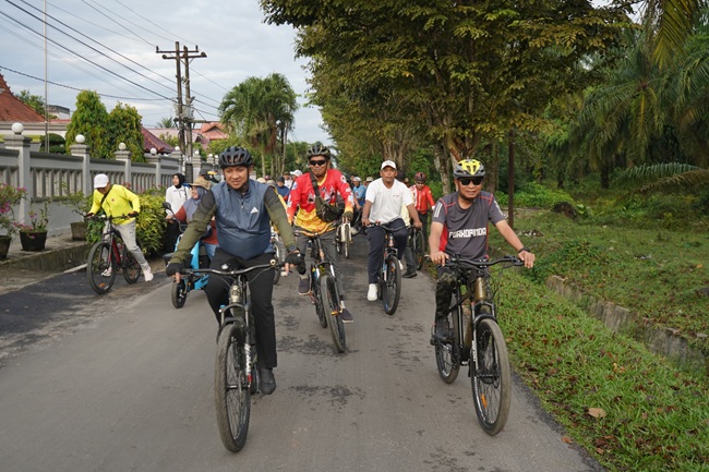 Kepala Dinas Pendidikan Kabupaten Asahan Dampingi Bupati Gowes