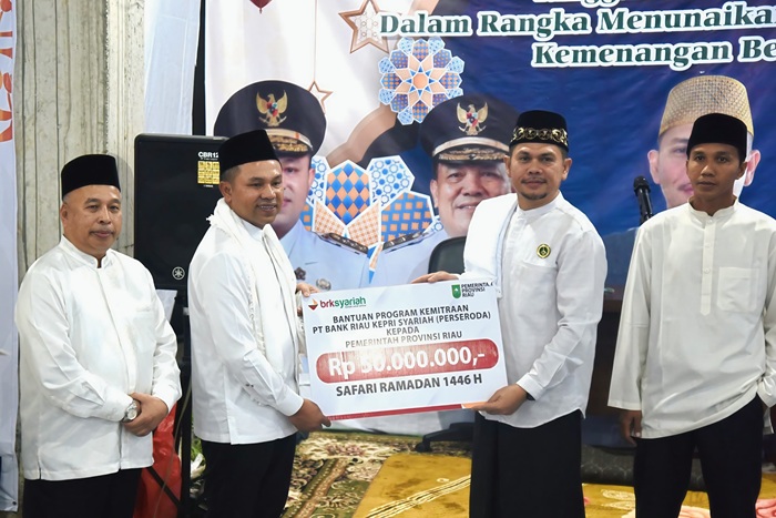 Safari Ramadan di Kota Pekanbaru, BRK Syariah Salurkan Program CSR untuk Masjid Jamiatushalihin (JMS)