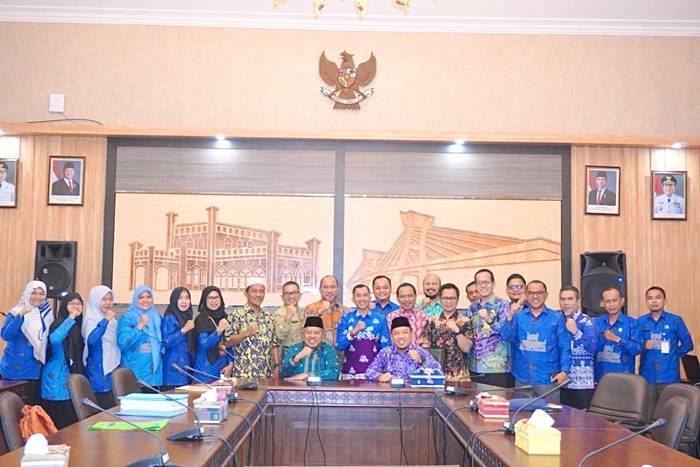 Bupati Alfedri dan Pemda se-Riau Serentak Serahkan LKPD Unaudited 2024 ke BPK