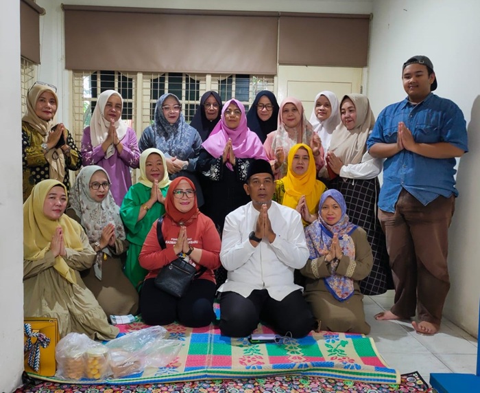 Hafsyah Nunung Terharu Saat Pembubaran Panitia Pesona Ramadan 2025 IKA SMANSA Pekanbaru