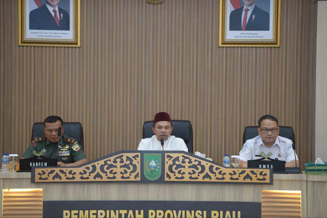 Musim Kemarau, Gubri Abdul Wahid Tegaskan Stop Membakar Lahan, Laporkan Karhutla Sedini Mungkin
