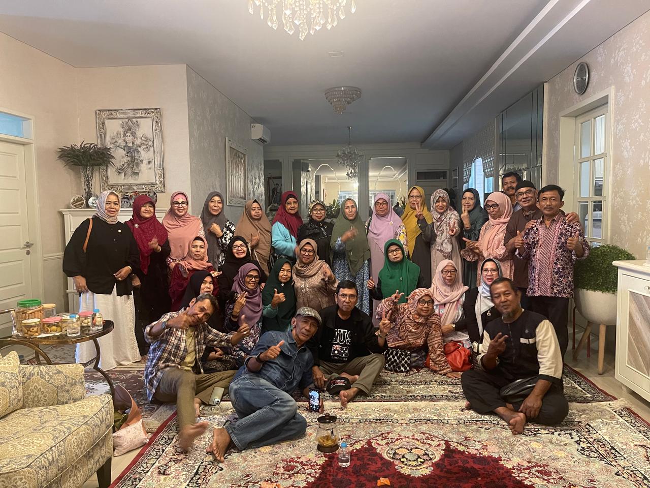 Diisi Tausiah, Halal Bihalal Alumni SMP Negeri 2 Pekanbaru Angkatan 80 Sukses Eratkan Silaturahmi