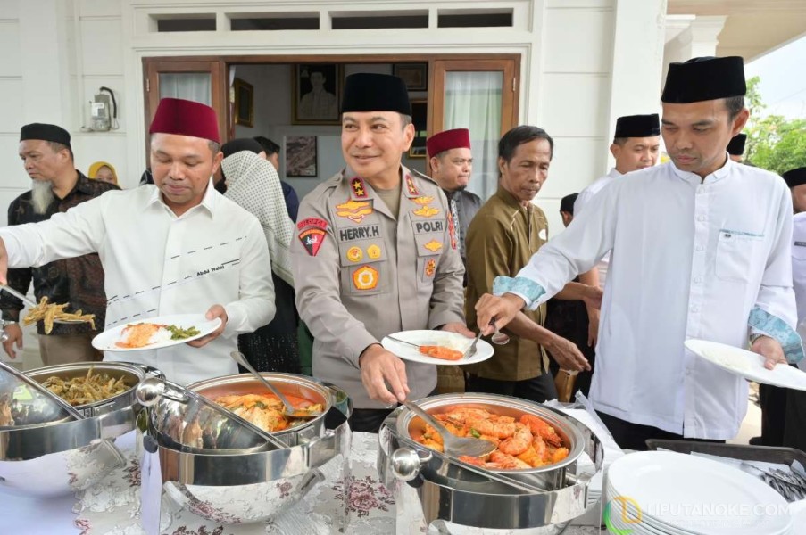 Suasana Hangat dan Akrab Warnai Halal Bihalal Gubri dan Kapolda Bersama UAS