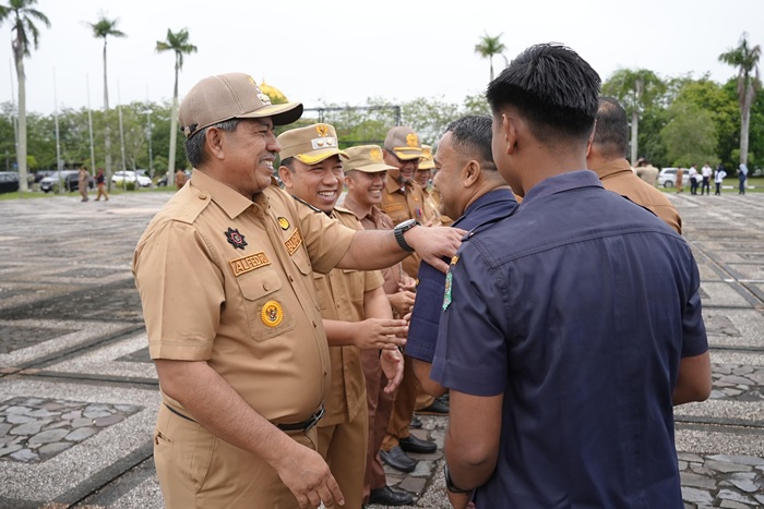 Momen Penuh Kehangatan di Apel Perdana Pasca Idulfitri 1446 H, Alfedri Ajak Saling Memaafkan