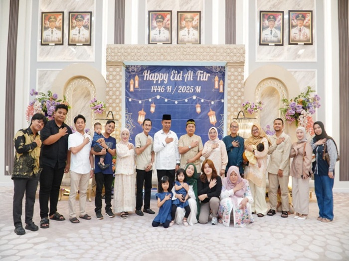 Bikin Adem, Kompaknya Bupati Yuzar dan Wabup Misharti Saat Idulfitri