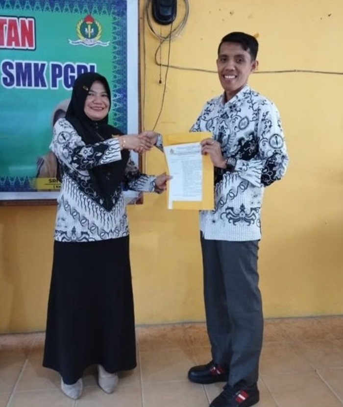 Jabat Kepala SMK PGRI Pekanbaru, Sri Sugiarti Berharap Seluruh Elemen Saling Bersinergi